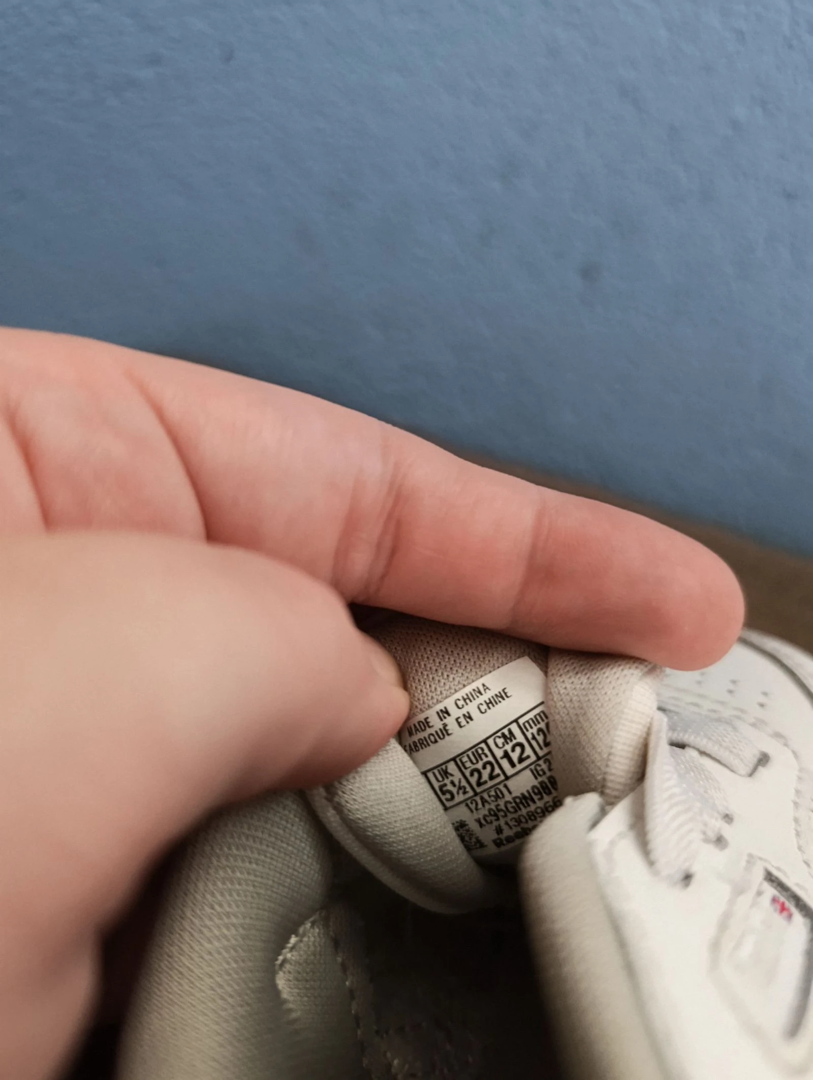 Pair of Reebok sneakers in size 22 – photo 3